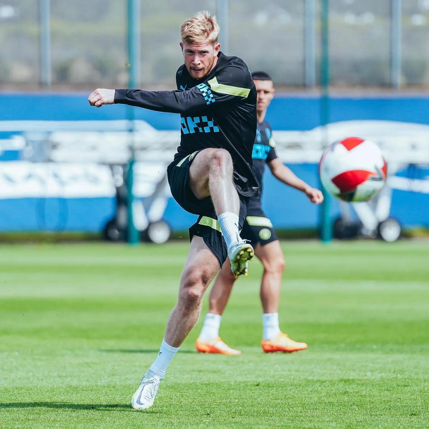 kaiyun-转会期拜仁慕尼黑备战社区盾萨克拉门托国王今晨强势反弹,今夜费耶诺德调整名单以备意甲看傻球迷